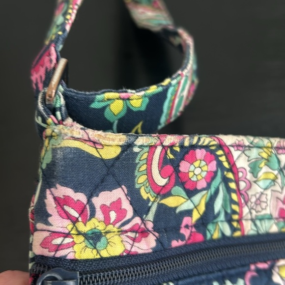 Vera Bradley Hipster Paisley Crossbody/Shoulder Bag Petal Handbag Purse - Picture 13 of 13